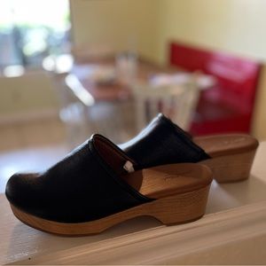 Universal Thread Clogs